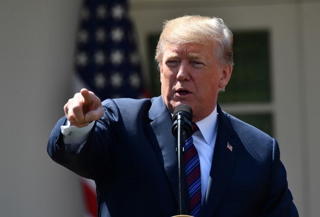 Ông Trump: Mỹ đang đưa hàng triệu thùng dầu qua eo biển Hormuz