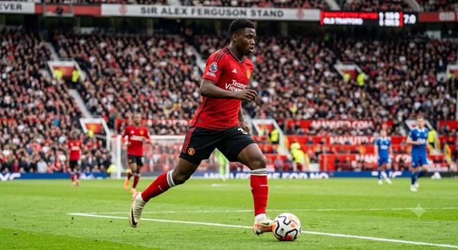 Lý do Man United quyết tâm chiêu mộ Carlos Baleba