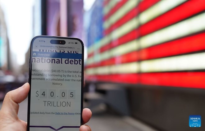 Nợ công Mỹ lần đầu vượt 40.000 tỉ USD, chi phí trả lãi tăng vọt