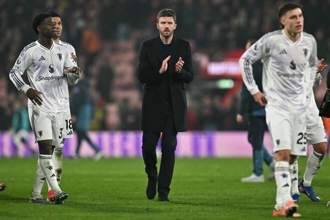 Tuyến giữa vẫn là nỗi lo của Man United