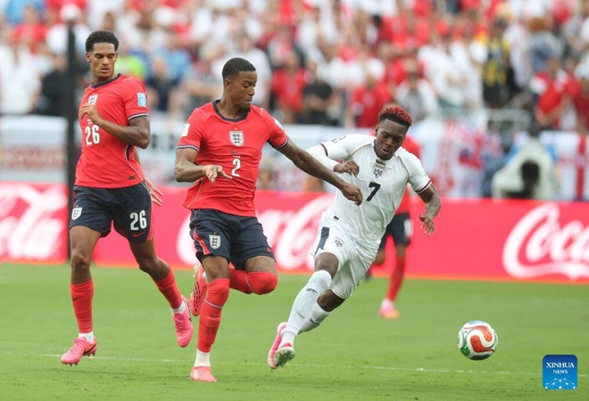 Ezri Konsa và lời giải cho bài toán hàng thủ Arsenal