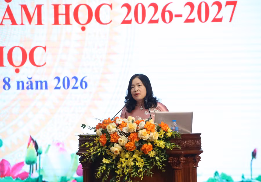 Đại biểu tham luận tại hội nghị. img-0394.jpg