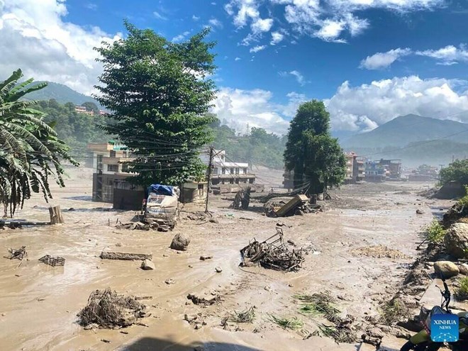 Bí ẩn phía sau trận lũ quét kinh hoàng ở Nepal, nghi do sạt lở ở thượng nguồn