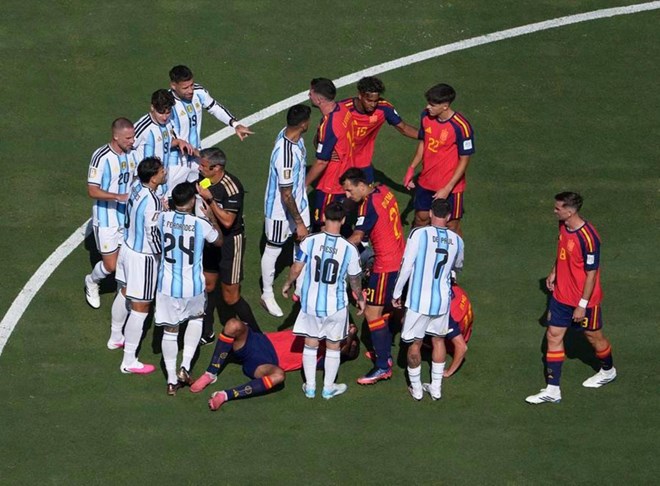FIFA nới án phạt, Argentina rộng cửa đón loạt trụ cột trở lại