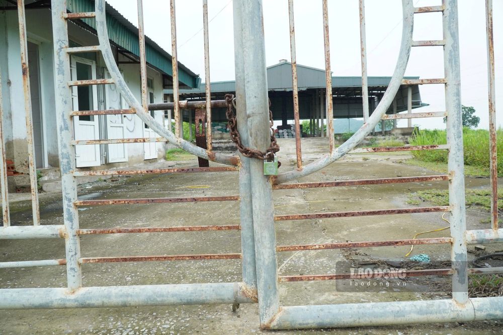 Lò đốt rác tại xã Triệu Lộc “cửa đóng then cài“, bỏ không nhiều năm. Ảnh: Quách Du