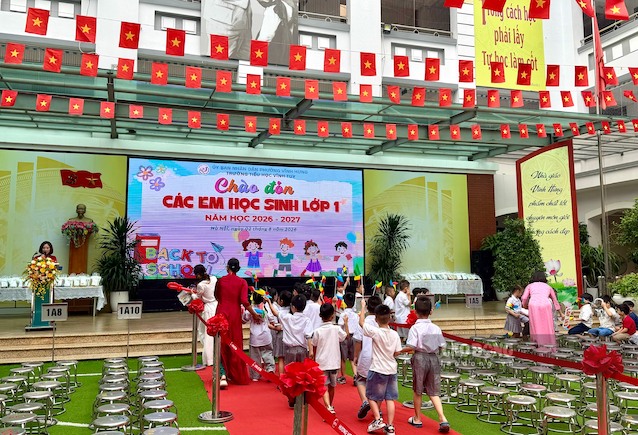 Trường tiểu học Vĩnh Tuy đón học sinh lớp 1 tựu trường năm học mới 2026 - 2027. Ảnh: Tường Vân