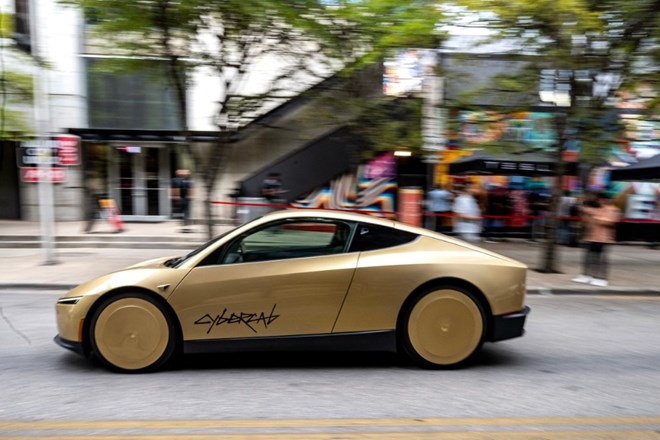 Tesla ra mắt taxi tự lái trên đường phố Mỹ