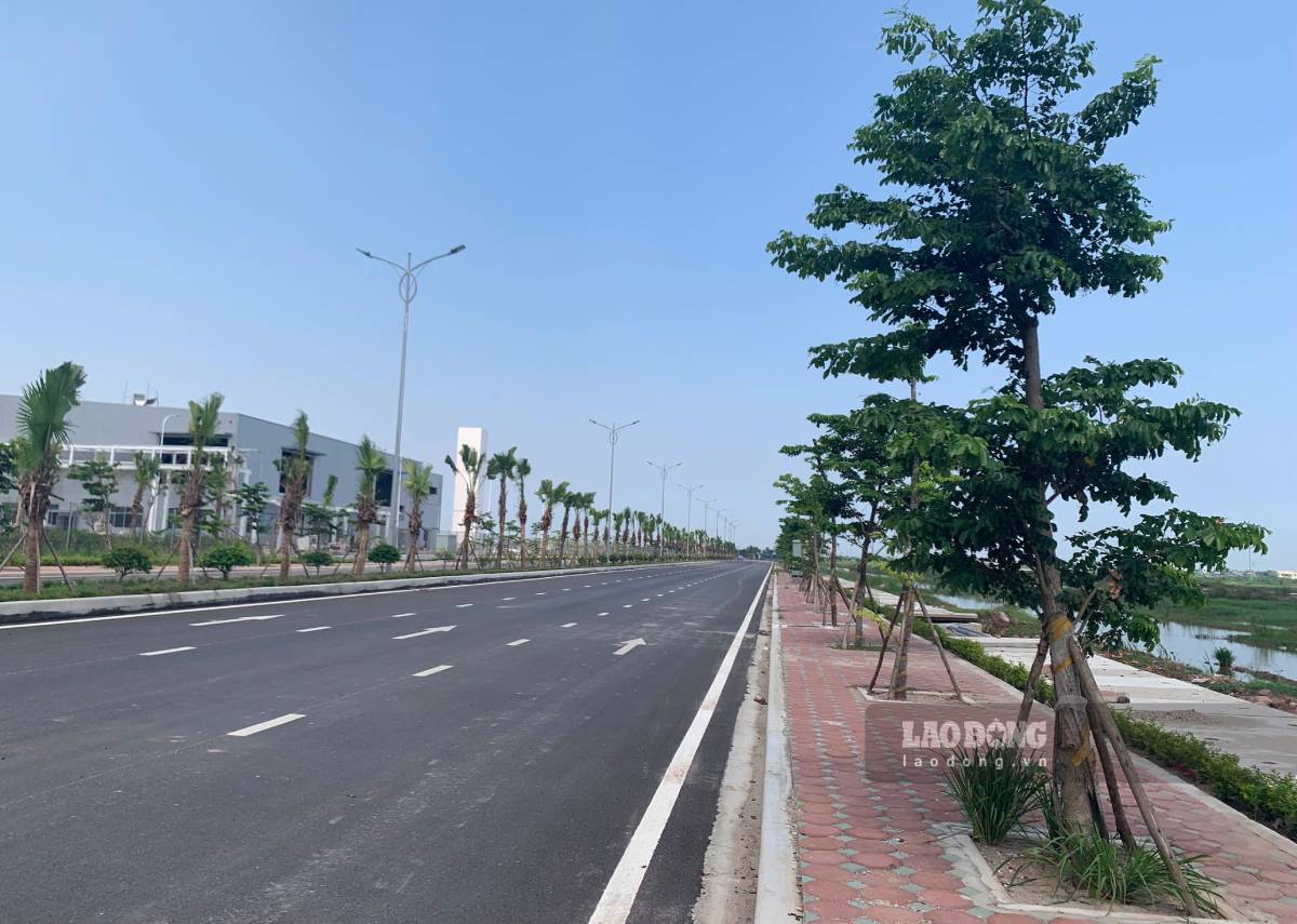 Hạ tầng KCN Hưng Phú, xã Hưng Phú, tỉnh Hưng Yên được thi công đồng bộ. Ảnh: Lương Hà