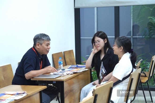 Điều chỉnh quy định về điểm cộng IELTS, cần lộ trình để học sinh kịp thích ứng