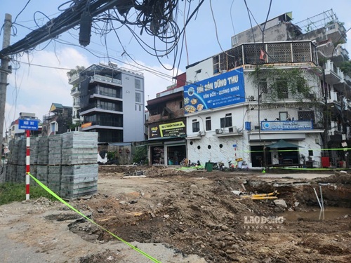 Dự án đường Tam Trinh chậm tiến độ vì vướng hạ tầng kỹ thuật. Ảnh: Minh Hạnh chụp ngày 21.6.2026