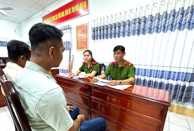 Báo tin giả mất tiền để giấu khoản vay 1,7 tỉ đồng, cha con ở Tây Ninh bị xử phạt