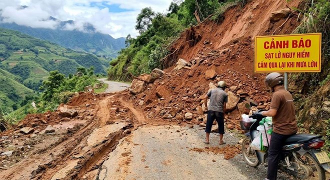 Lai Châu công bố tình trạng khẩn cấp trên 2 tuyến đường