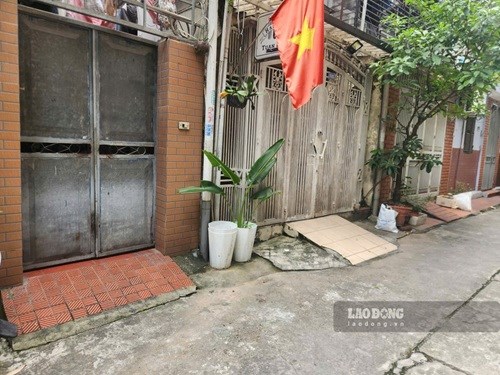 Hà Nội xử lý bục bệ, cầu dẫn lấn chiếm vỉa hè