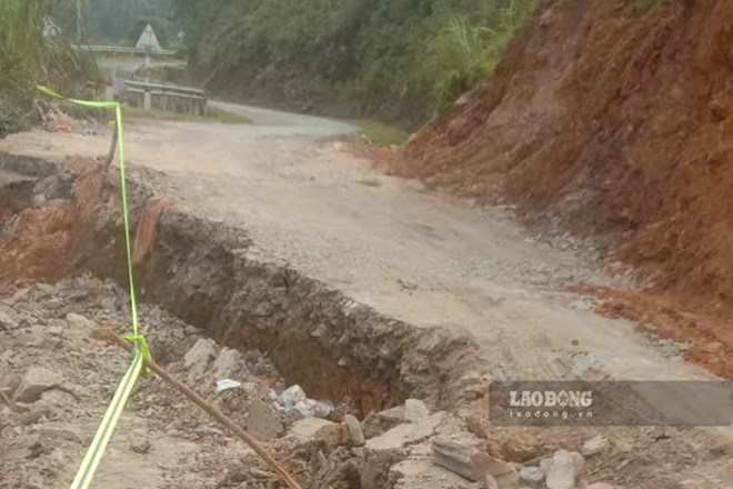 Tỉnh lộ 154 qua Mường Khương sụt lún sâu 3m, giao thông phải đổi hướng