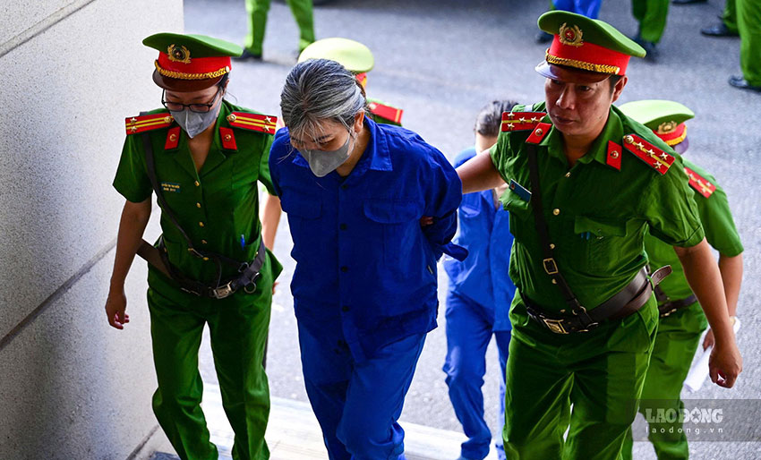 Theo cáo trạng, liên quan trong vụ án có nhiều người là bác sĩ, y tá, điều dưỡng viên có hành vi nhận hối lộ. Ảnh: Việt Trung