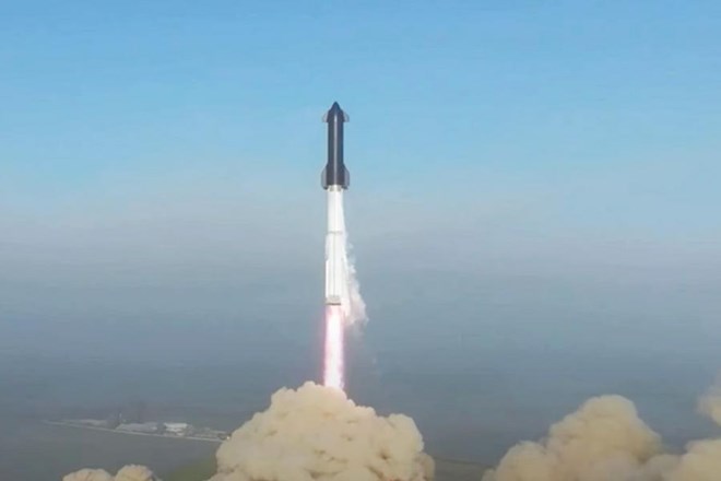 SpaceX lần đầu thử nghiệm đưa tên lửa Starship vào quỹ đạo Trái đất