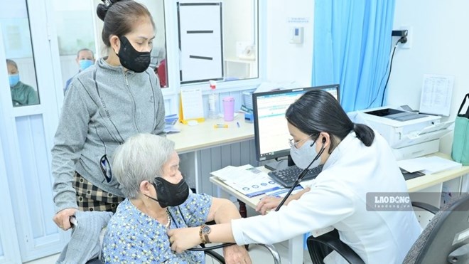 Y tế cơ sở Vĩnh Long trước áp lực chăm sóc người cao tuổi