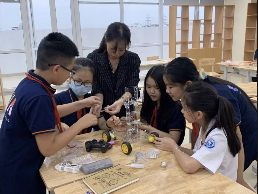 Khi triển khai mô hình dạy học STEAM cần lưu tâm tới quá trình học sinh phát hiện vấn đề, tìm kiếm giải pháp, thử nghiệm. Ảnh NTCC. anh-chup-man-hinh-2026-10-05-luc-075358.png