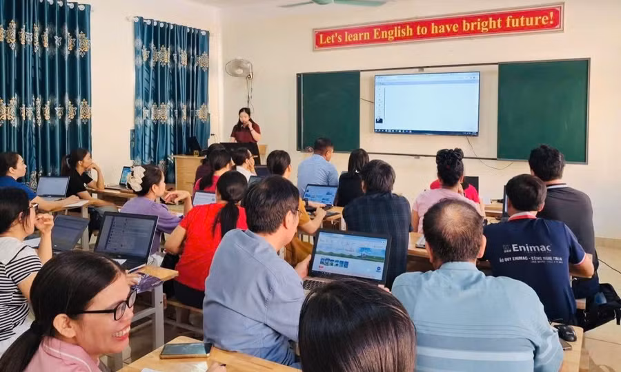 Trường đại học Hà Tĩnh có điều kiện đáp ứng bồi dưỡng giáo viên năng lực ngoại ngữ, chuyên môn và phương pháp dạy học bằng tiếng Anh. 560508951-1230531242450165-9101079363607853094-n-6364.jpg
