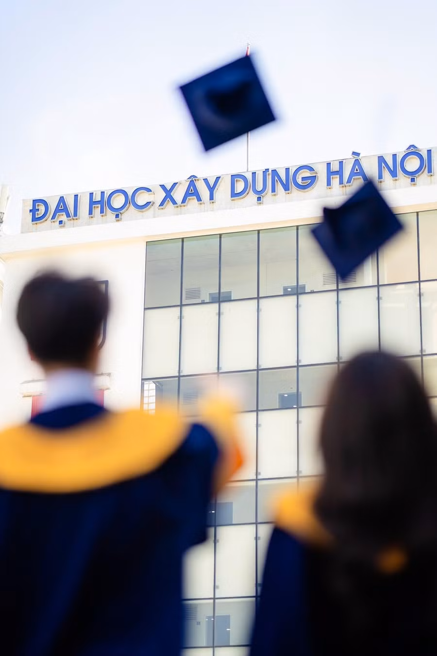 Sinh viên Trường Đại học Xây dựng Hà Nội trong ngày tốt nghiệp. Ảnh: NTCC. chatluongjpg2.jpg