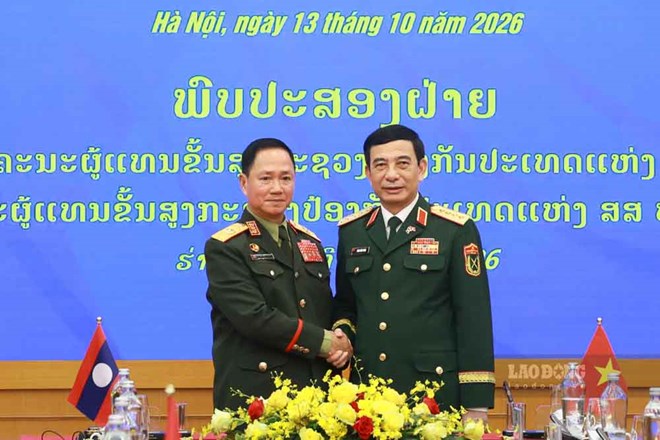 Đại tướng Phan Văn Giang hội đàm với Phó Thủ tướng, Bộ trưởng Bộ Quốc phòng Lào