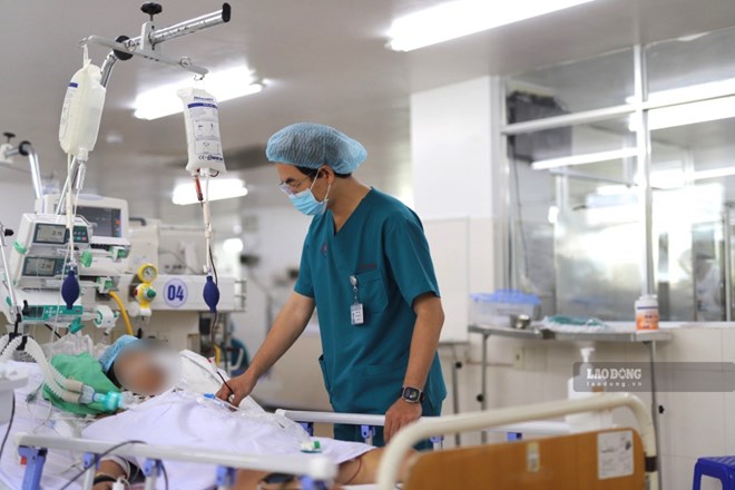 Bác sĩ áp dụng kỹ thuật ECMO cứu sống người phụ nữ ngộ độc nặng