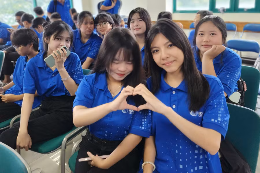 Học sinh tại lễ khai giảng năm học mới. 1792384480699-266176155068175012-g861937958123331043-77c706d3dbb5e5ea27220eac5058f397.jpg