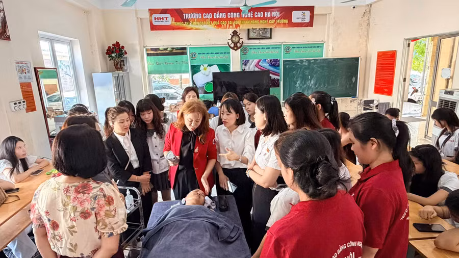 Với người trẻ khó khăn, học nghề và có việc làm là nền tảng để ổn định cuộc sống.