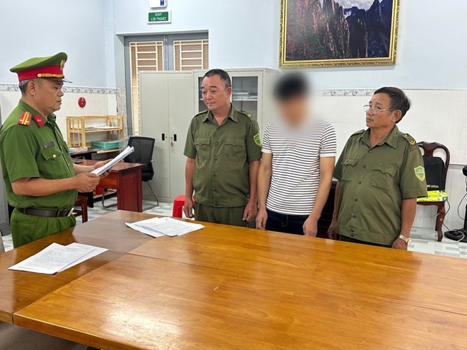 Công an Đồng Nai khởi tố chủ hộ kinh doanh bán quần áo giả các thương hiệu nổi tiếng