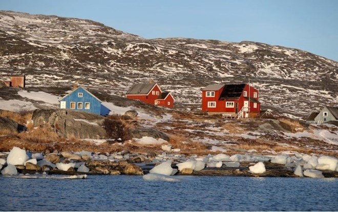 Một ngôi làng gần Nuuk, thủ phủ của Greenland, một vùng lãnh thổ tự trị của Đan Mạch. Ảnh: Xinhua