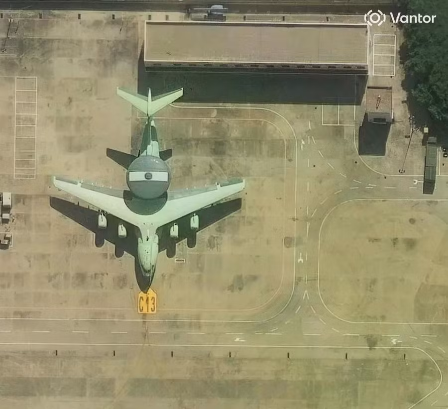 Trung Quốc bắt đầu sản xuất hàng loạt máy bay AWACS KJ-3000?