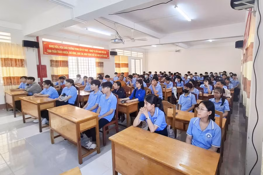 Học sinh theo học tại Trường Trung cấp An Giang 1.