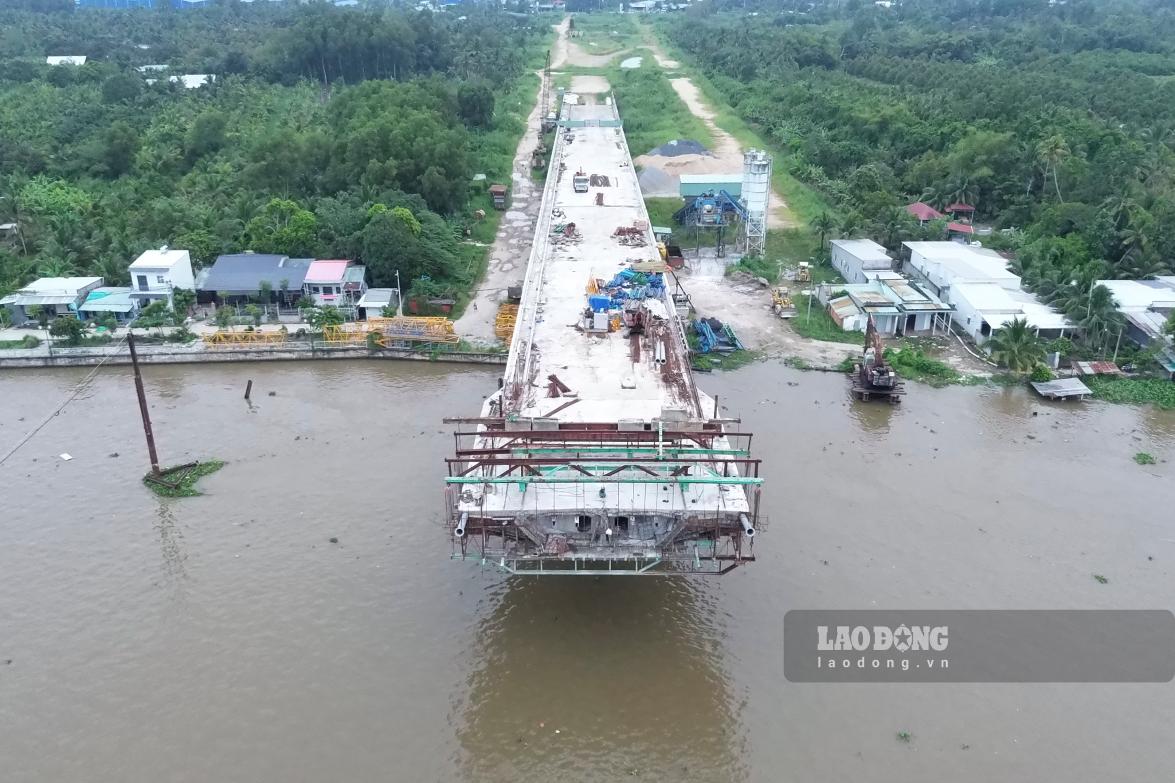 Tại kỳ họp ngày 22.10, HĐND TP Cần Thơ thông qua chủ trương điều chỉnh dự án, nâng tổng mức đầu tư từ hơn 3.837 tỉ đồng lên 6.408 tỉ đồng, tăng hơn 2.570 tỉ đồng. Thời gian hoàn thành được kéo dài đến cuối năm 2028.